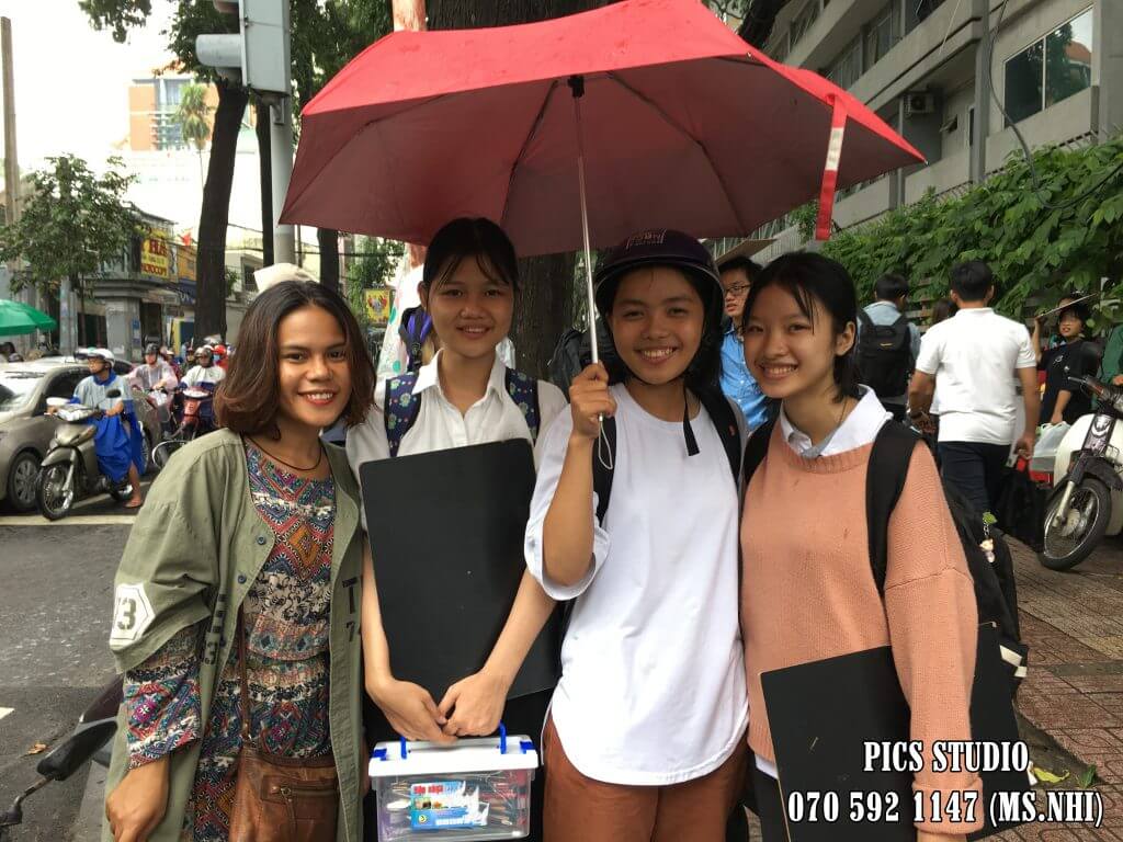 ĐÓN HỌC SINH THI ĐH KIẾN TRÚC 5