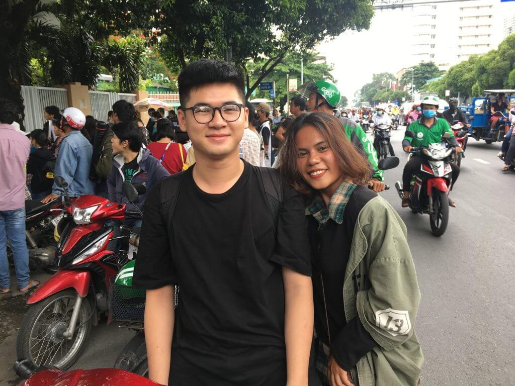 BẮT ĐẦU TRÀN RA TỪ TỪ RỒI ĐÓ