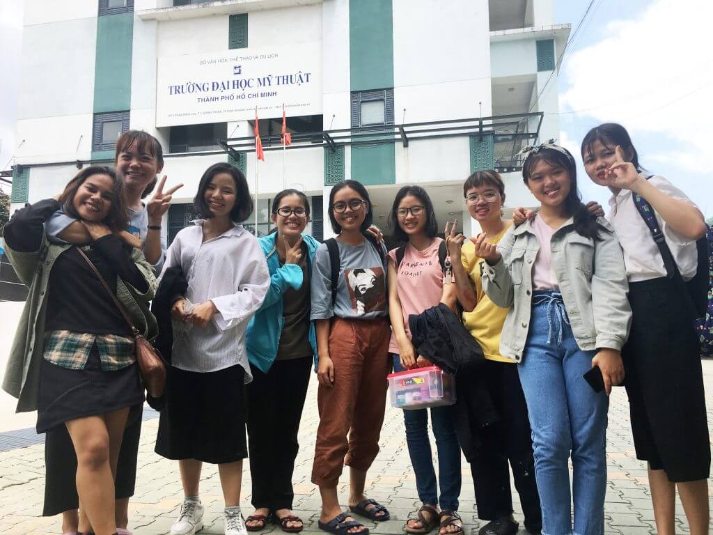 ĐẾN TRONG SÂN TRƯỜNG LUÔN 1