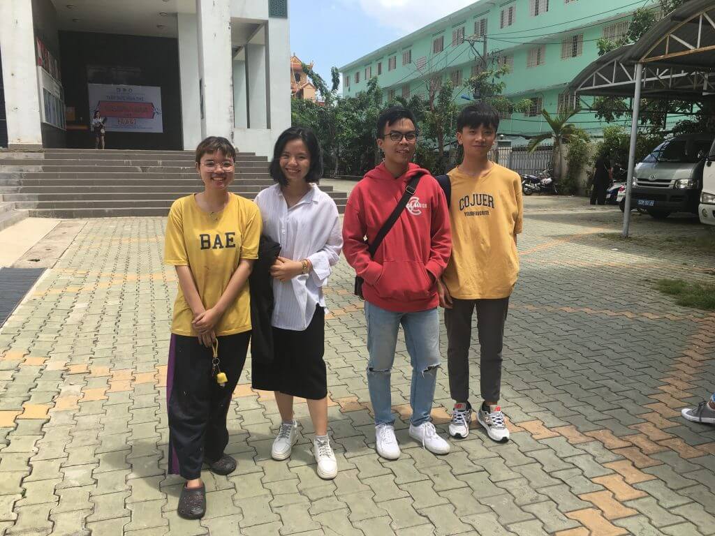 VÀI GƯƠNG MẶT 2K2, 2K3 ĐI CHƠI GÓP VUI 2